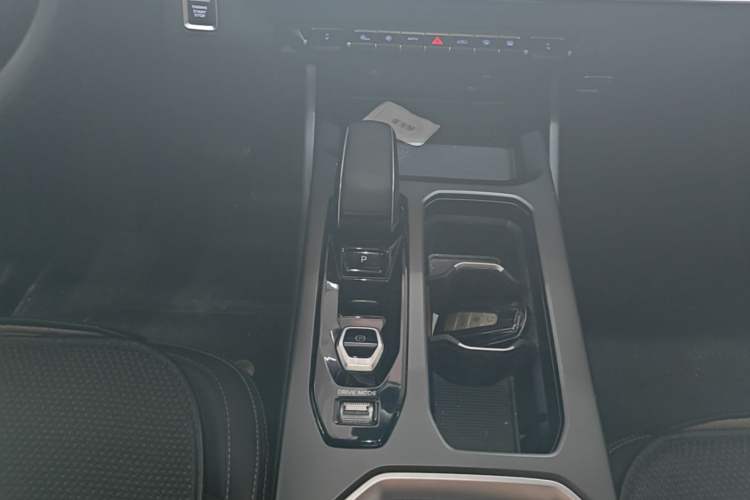 Used Geely Auto Haoyue L 2023 2.0T DCT Prestige Edition Gear Lever