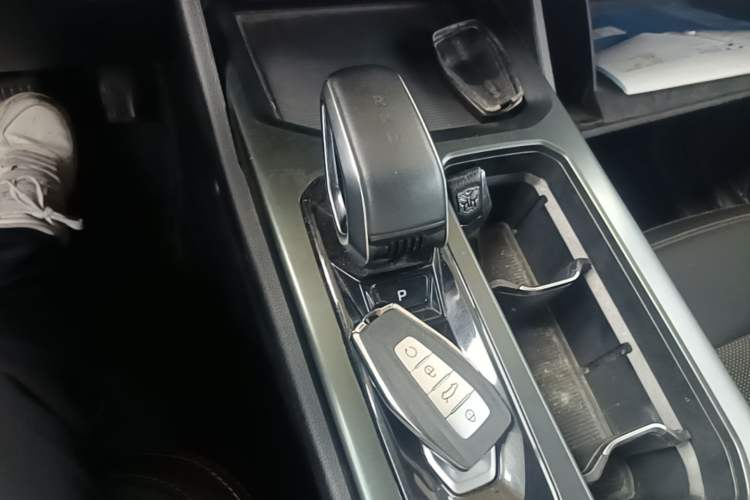 Used Geely Auto Haoyue L 2023 2.0T DCT Prestige Edition Gear Lever