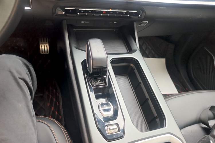 Used Geely Auto Haoyue L 2023 2.0T DCT Prestige Edition Gear Lever