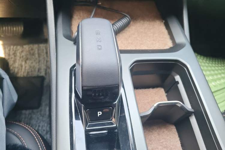 Used Geely Auto Haoyue L 2023 2.0T DCT Prestige Edition Gear Lever