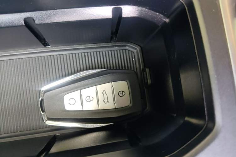 Used Geely Auto Haoyue L 2023 2.0T DCT Flagship Version Interior 1