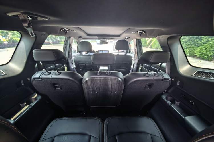 Used Geely Auto Haoyue L 2023 2.0T DCT Prestige Edition Interior 2