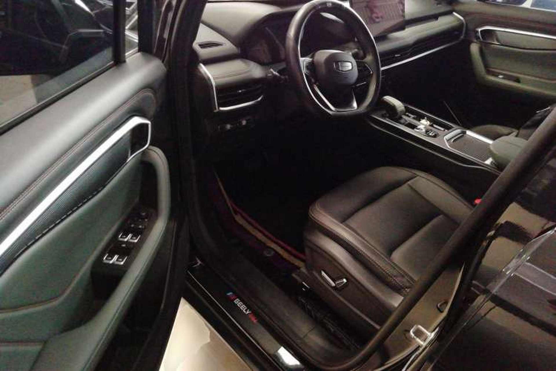 Used Geely Auto Haoyue L 2023 2.0T DCT Prestige Edition Interior 3
