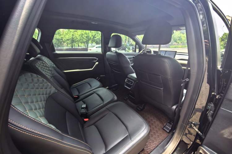 Used Geely Auto Haoyue L 2023 2.0T DCT Prestige Edition Interior 3