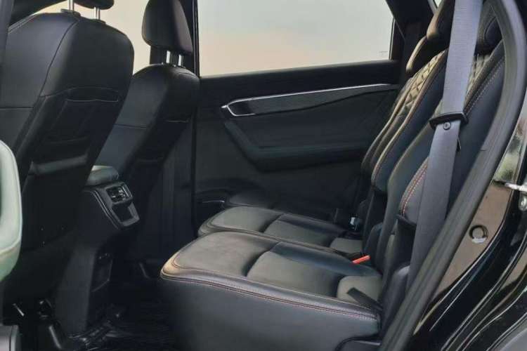 Used Geely Auto Haoyue L 2023 2.0T DCT Prestige Edition Interior 4
