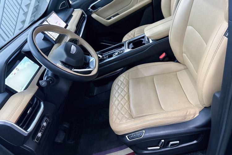 Used Geely Auto Haoyue L 2023 2.0T DCT Flagship Version Interior 5