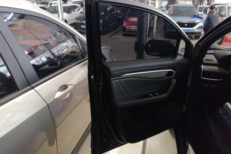 Used Geely Auto Haoyue L 2023 2.0T DCT Prestige Edition Interior 7
