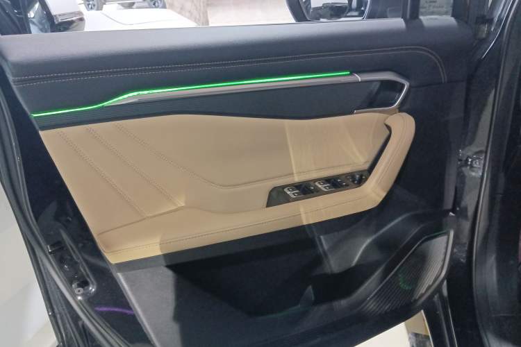 Used Geely Auto Haoyue L 2023 2.0T DCT Flagship Version Left Front Door Interior