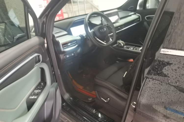 Used Geely Auto Haoyue L 2023 2.0T DCT Prestige Edition Left Front Seat