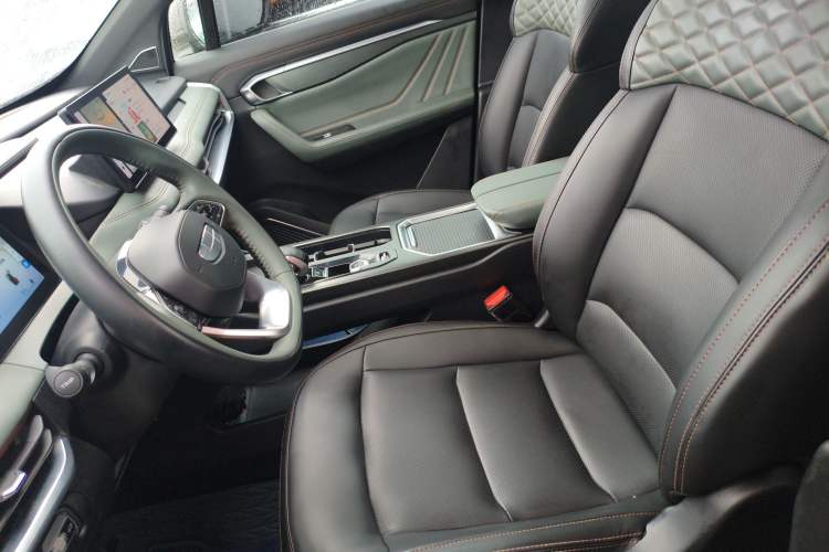 Used Geely Auto Haoyue L 2023 2.0T DCT Prestige Edition Left Front Seat