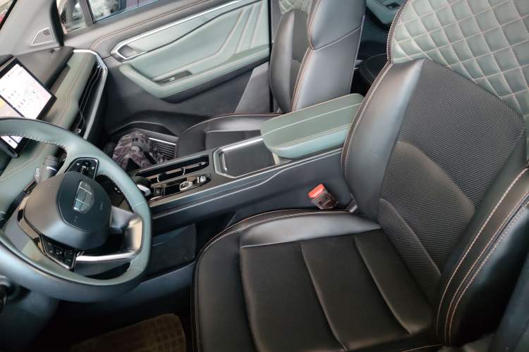 Used Geely Auto Haoyue L 2023 2.0T DCT Prestige Edition Left Front Seat