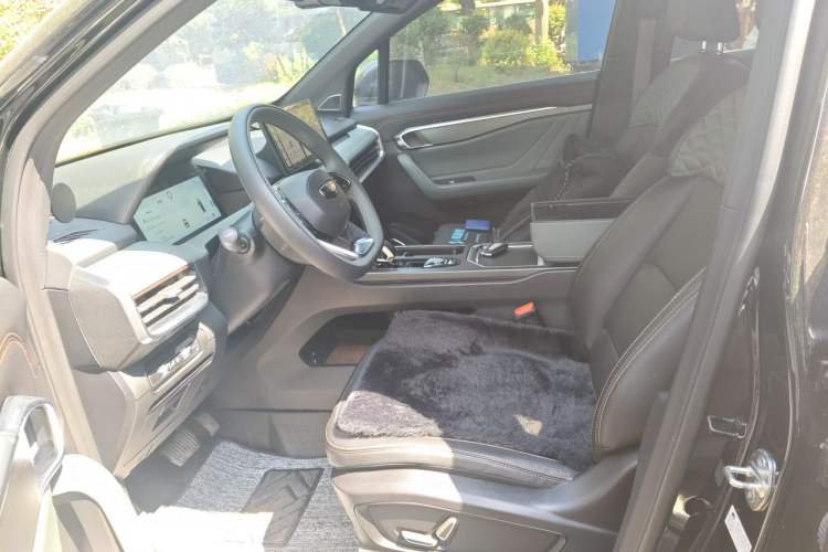 Used Geely Auto Haoyue L 2023 2.0T DCT Prestige Edition Left Front Seat