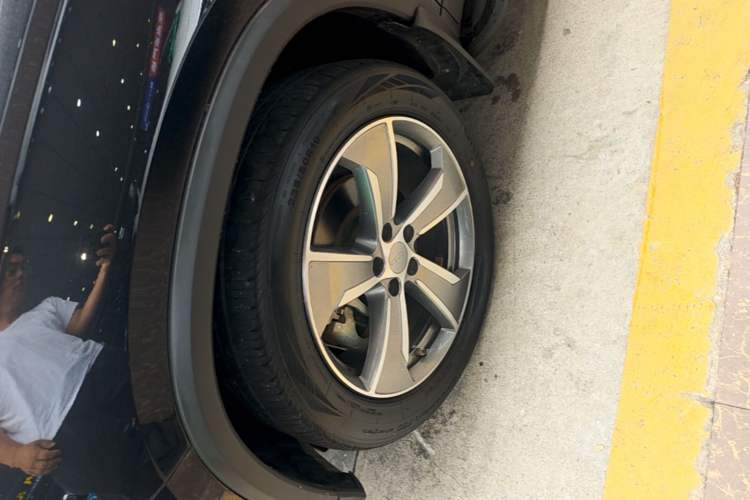 Used Geely Auto Haoyue L 2023 2.0T DCT Prestige Edition Left Front Wheel Hub