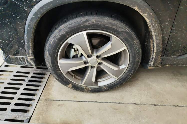 Used Geely Auto Haoyue L 2023 2.0T DCT Luxury Version Left Front Wheel Hub