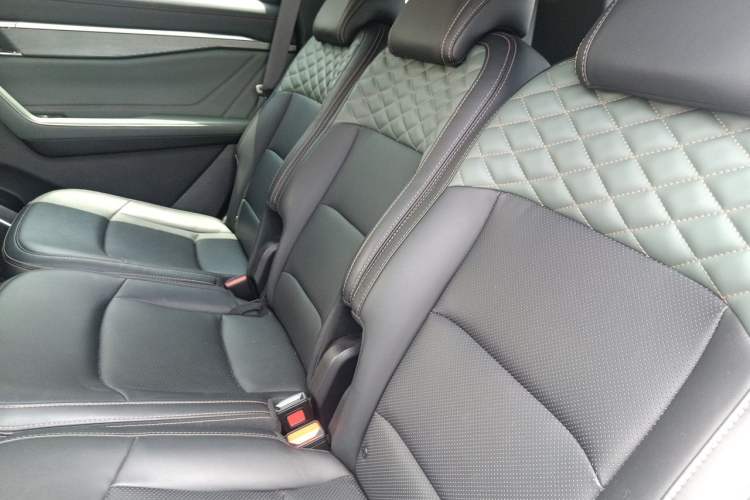 Used Geely Auto Haoyue L 2023 2.0T DCT Prestige Edition Left Rear Seat