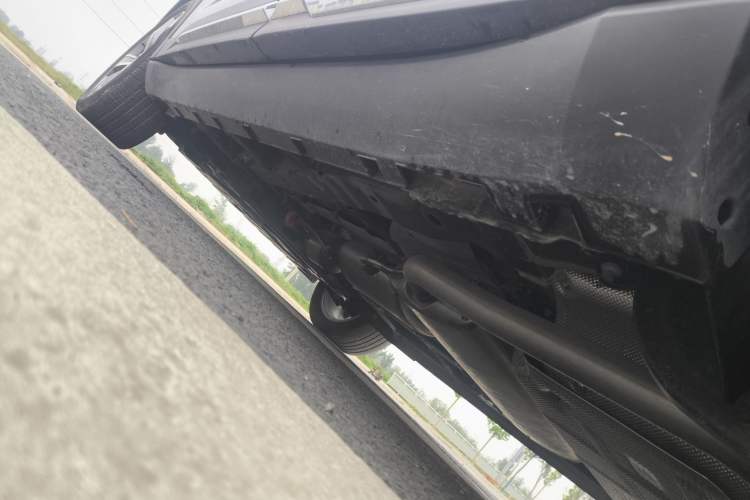 Used Geely Auto Haoyue L 2023 2.0T DCT Luxury Version Left Side Sill