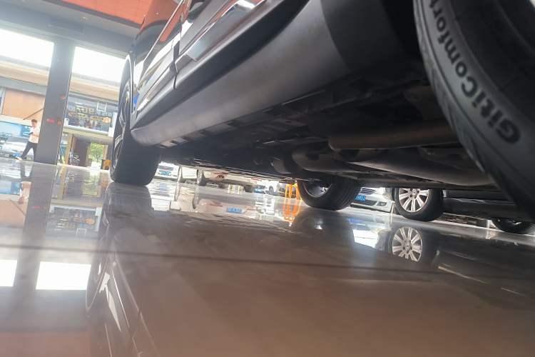 Used Geely Auto Haoyue L 2023 2.0T DCT Prestige Edition Left Side Sill