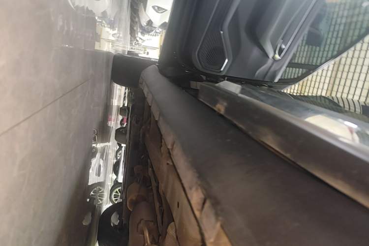 Used Geely Auto Haoyue L 2023 2.0T DCT Prestige Edition Left Side Sill