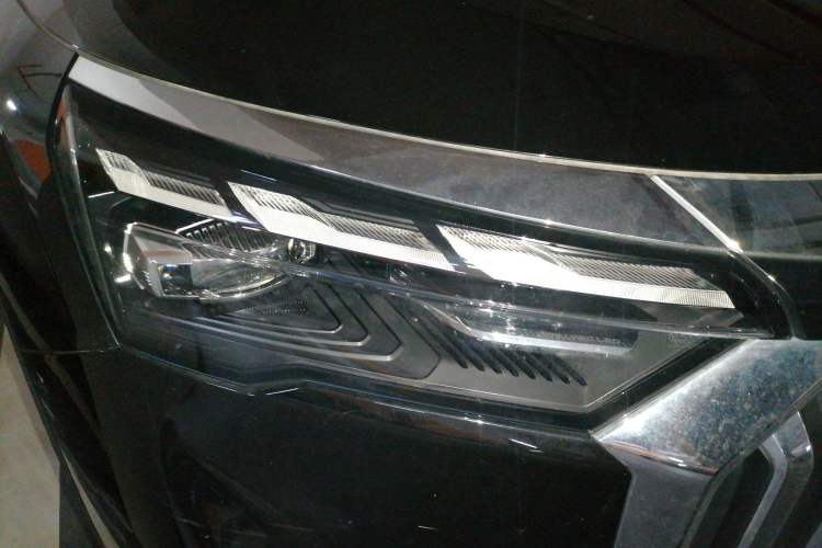 Used Geely Auto Haoyue L 2023 2.0T DCT Prestige Edition Right Front Headlight
