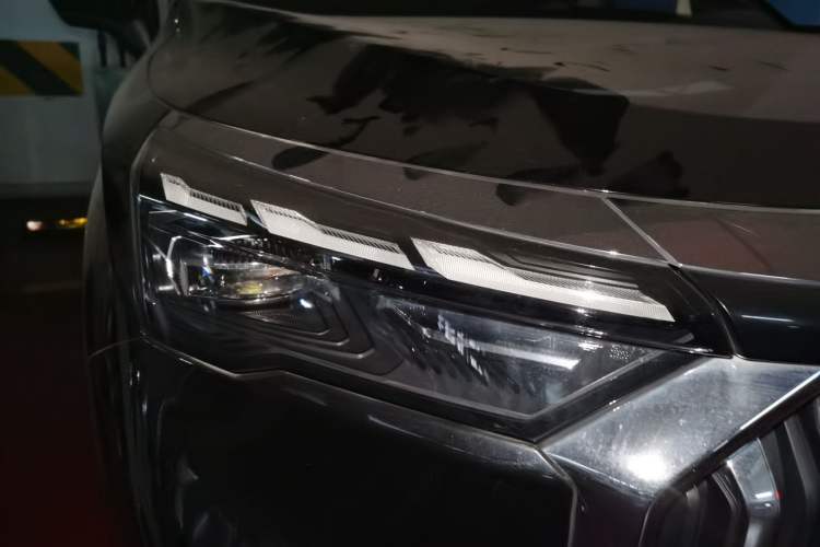 Used Geely Auto Haoyue L 2023 2.0T DCT Prestige Edition Right Front Headlight