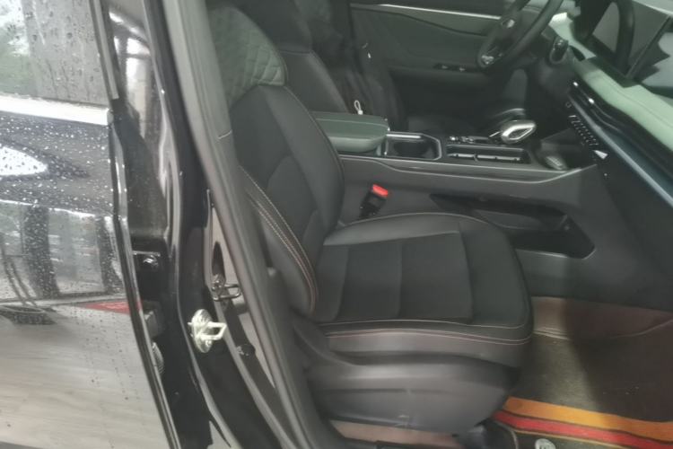 Used Geely Auto Haoyue L 2023 2.0T DCT Prestige Edition Right Front Seat