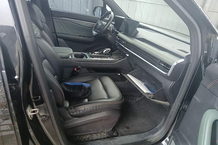 Used Geely Auto Haoyue L 2023 2.0T DCT Prestige Edition Right Front Seat