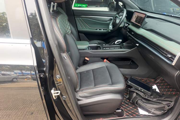 Used Geely Auto Haoyue L 2023 2.0T DCT Prestige Edition Right Front Seat