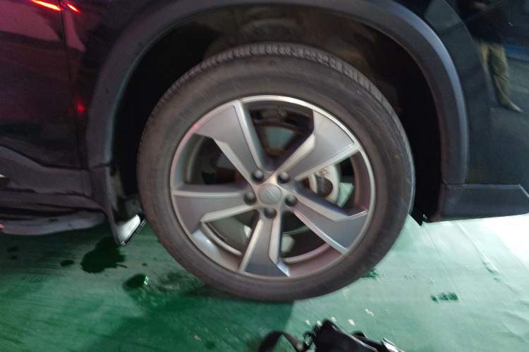 Used Geely Auto Haoyue L 2023 2.0T DCT Flagship Version Right Front Wheel Hub