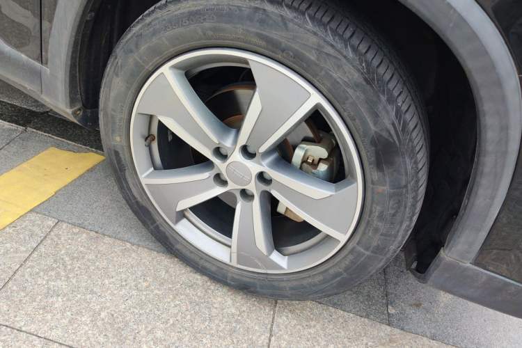 Used Geely Auto Haoyue L 2023 2.0T DCT Prestige Edition Right Front Wheel Hub