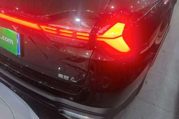 Used Geely Auto Haoyue L 2023 2.0T DCT Flagship Version Right Rear Taillight