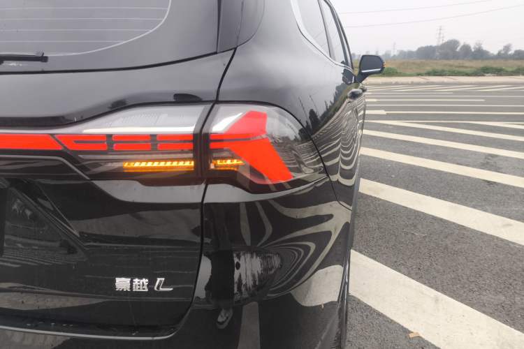 Used Geely Auto Haoyue L 2023 2.0T DCT Luxury Version Right Rear Taillight