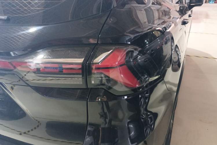 Used Geely Auto Haoyue L 2023 2.0T DCT Flagship Version Right Rear Taillight