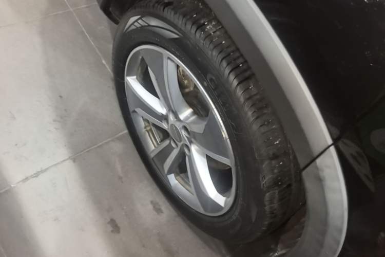 Used Geely Auto Haoyue L 2023 2.0T DCT Flagship Version Right Rear Wheel Hub