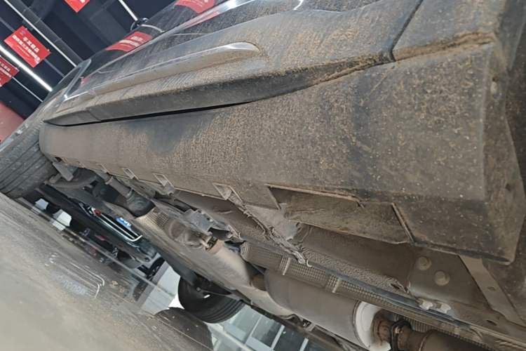 Used Geely Auto Haoyue L 2023 2.0T DCT Prestige Edition Right Side Sill