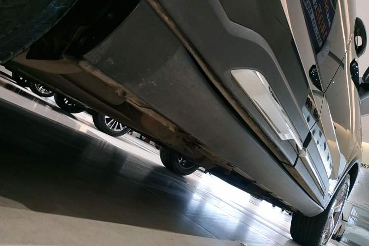 Used Geely Auto Haoyue L 2023 2.0T DCT Prestige Edition Right Side Sill