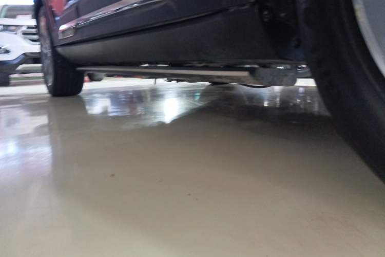 Used Geely Auto Haoyue L 2023 2.0T DCT Flagship Version Right Side Sill