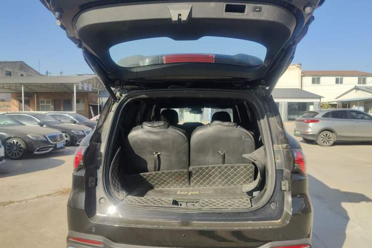 Used Geely Auto Haoyue L 2023 2.0T DCT Prestige Edition Trunk