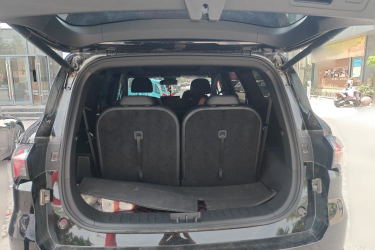 Used Geely Auto Haoyue L 2023 2.0T DCT Prestige Edition Trunk