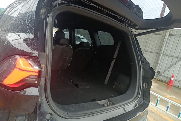 Used Geely Auto Haoyue L 2023 2.0T DCT Prestige Edition Trunk