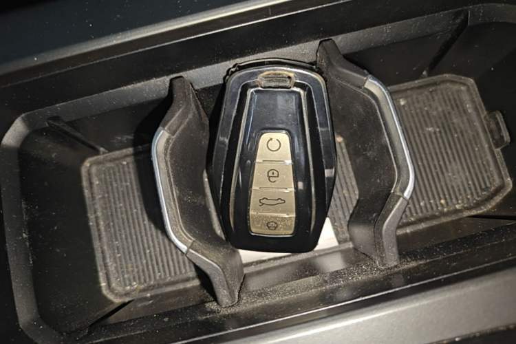 Used Geely Auto Haoyue L 2023 2.0T DCT Prestige Edition Vehicle Key