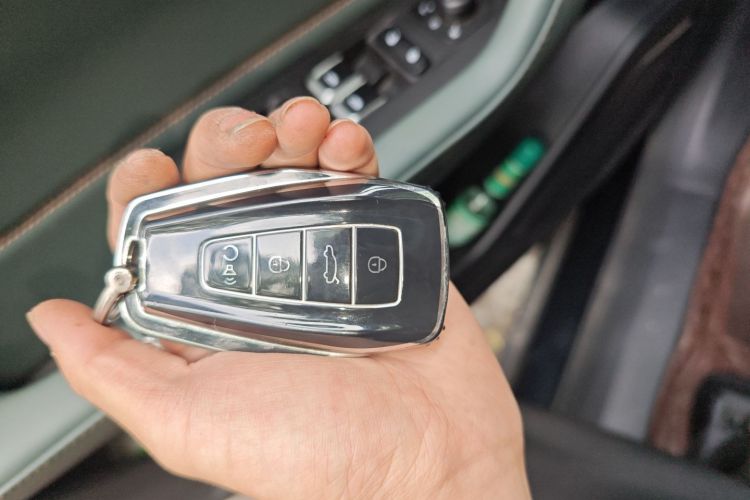 Used Geely Auto Haoyue L 2023 2.0T DCT Prestige Edition Vehicle Key