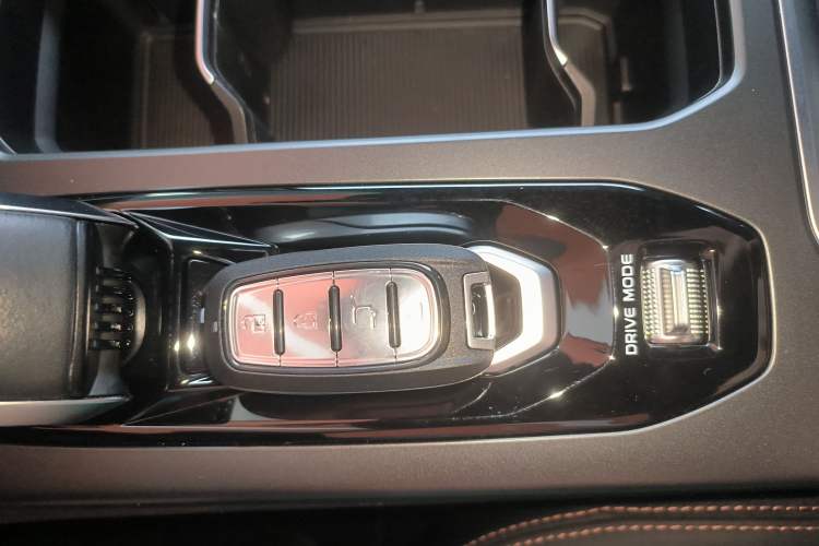 Used Geely Auto Haoyue L 2023 2.0T DCT Prestige Edition Vehicle Key