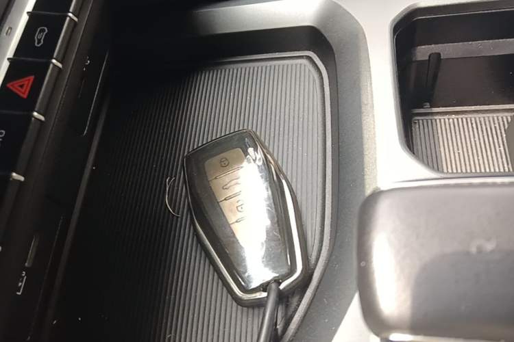 Used Geely Auto Haoyue L 2023 2.0T DCT Prestige Edition Vehicle Key