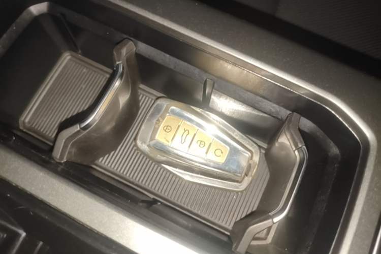Used Geely Auto Haoyue L 2023 2.0T DCT Prestige Edition Vehicle Key