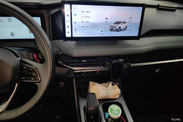 Used Geely Auto Haoyue L 2023 2.0T DCT Prestige Edition Audio And AC Panel