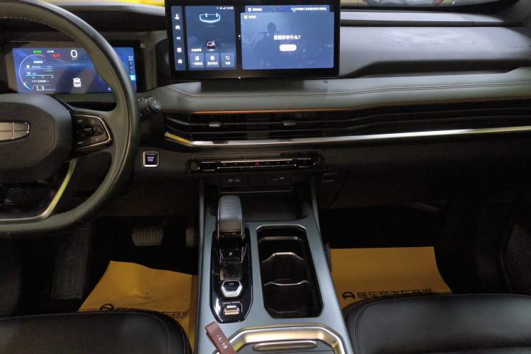 Used Geely Auto Haoyue L 2023 2.0T DCT Prestige Edition Audio And AC Panel
