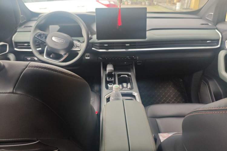 Used Geely Auto Haoyue L 2023 2.0T DCT Prestige Edition Center Console