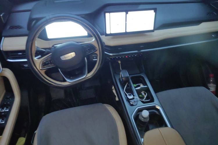 Used Geely Auto Haoyue L 2023 2.0T DCT Flagship Version Center Console