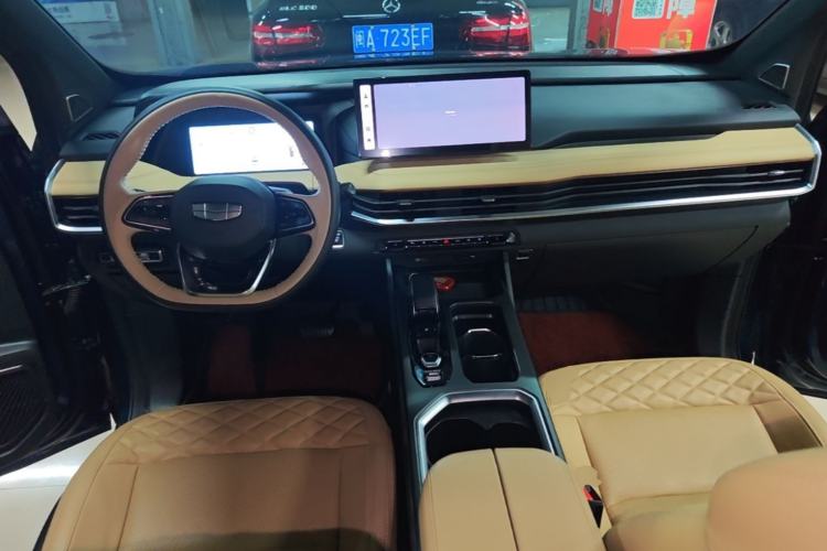 Used Geely Auto Haoyue L 2023 2.0T DCT Flagship Version Center Console