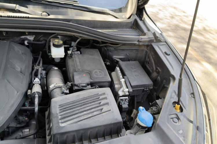 Used Geely Auto Haoyue L 2023 2.0T DCT Flagship Version Engine Bay Left